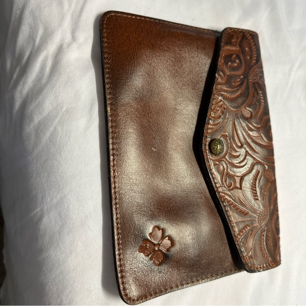 Patricia Nash clutch purse - Picture 7 of 8